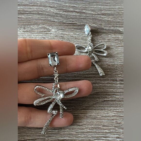 Trendy bow drop earrings A452 - Picture 6 of 8